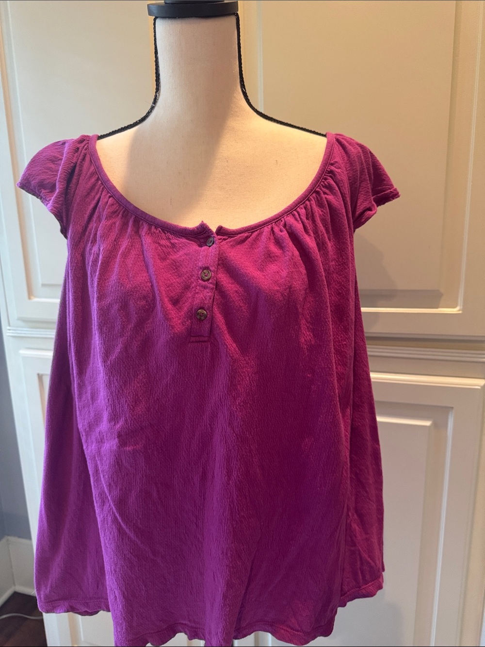Old Navy Scoop Neck Short Sleeve Top in Magenta Purple